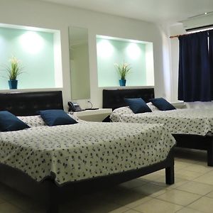 Habitación con 2 Camas Individuales